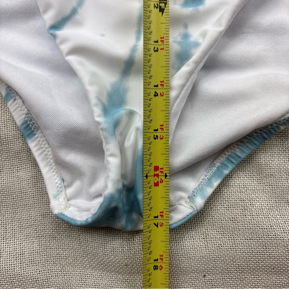 Bar III ABALONE BLUE Spiraling Twist-Front Monokini One-Piece Swimsuit US Small - Picture 10 of 13